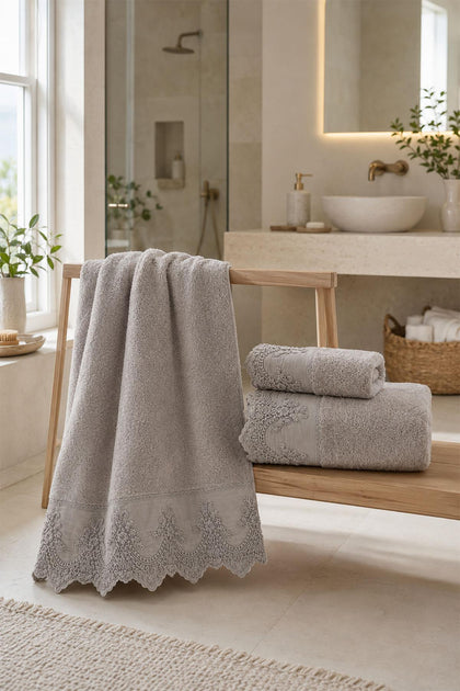 Embroidered Canvas Bath Towel (90 x 150 cm)