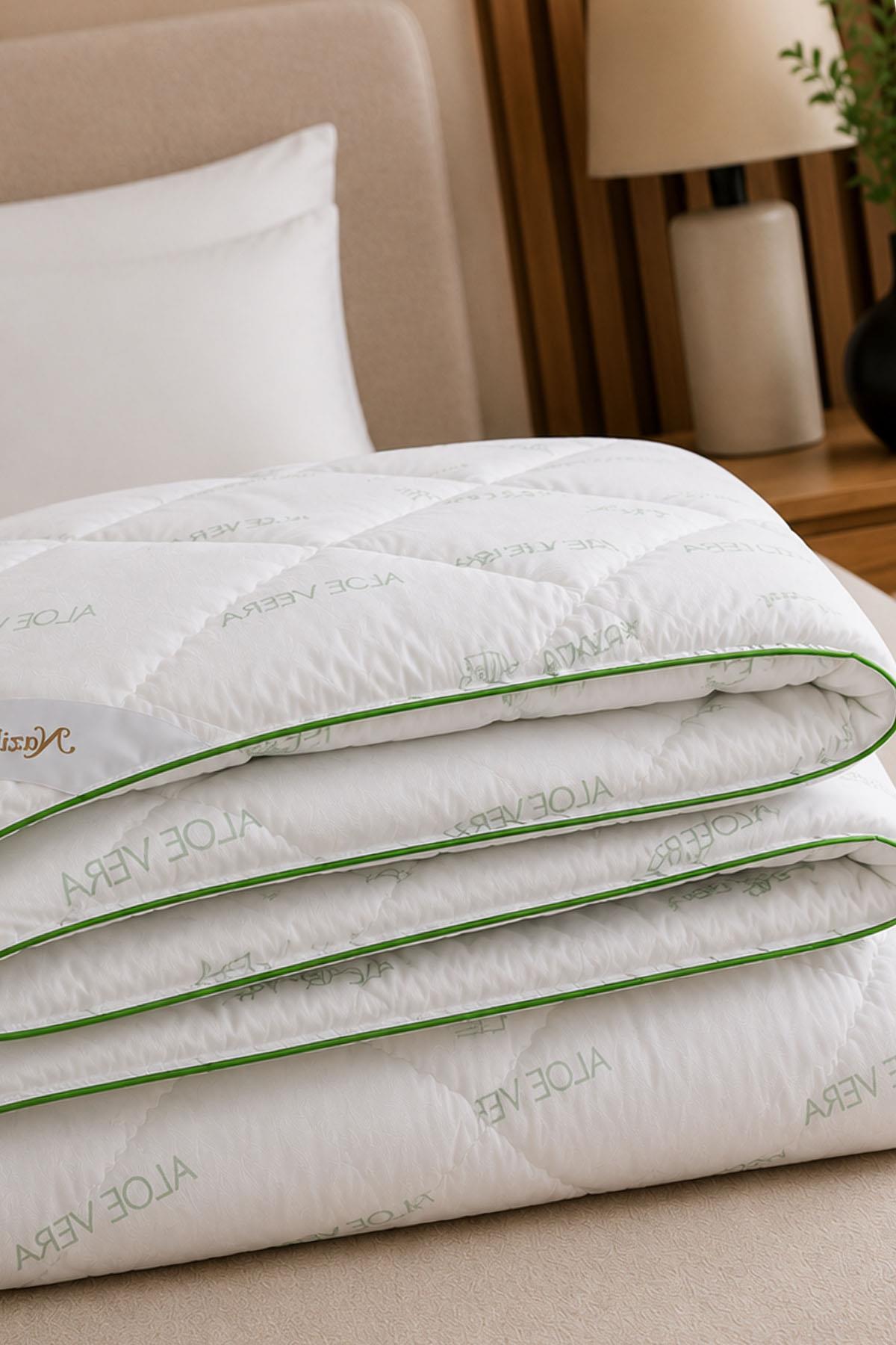 Aloe Vera Piped Duvet Double (195 x 215 cm)