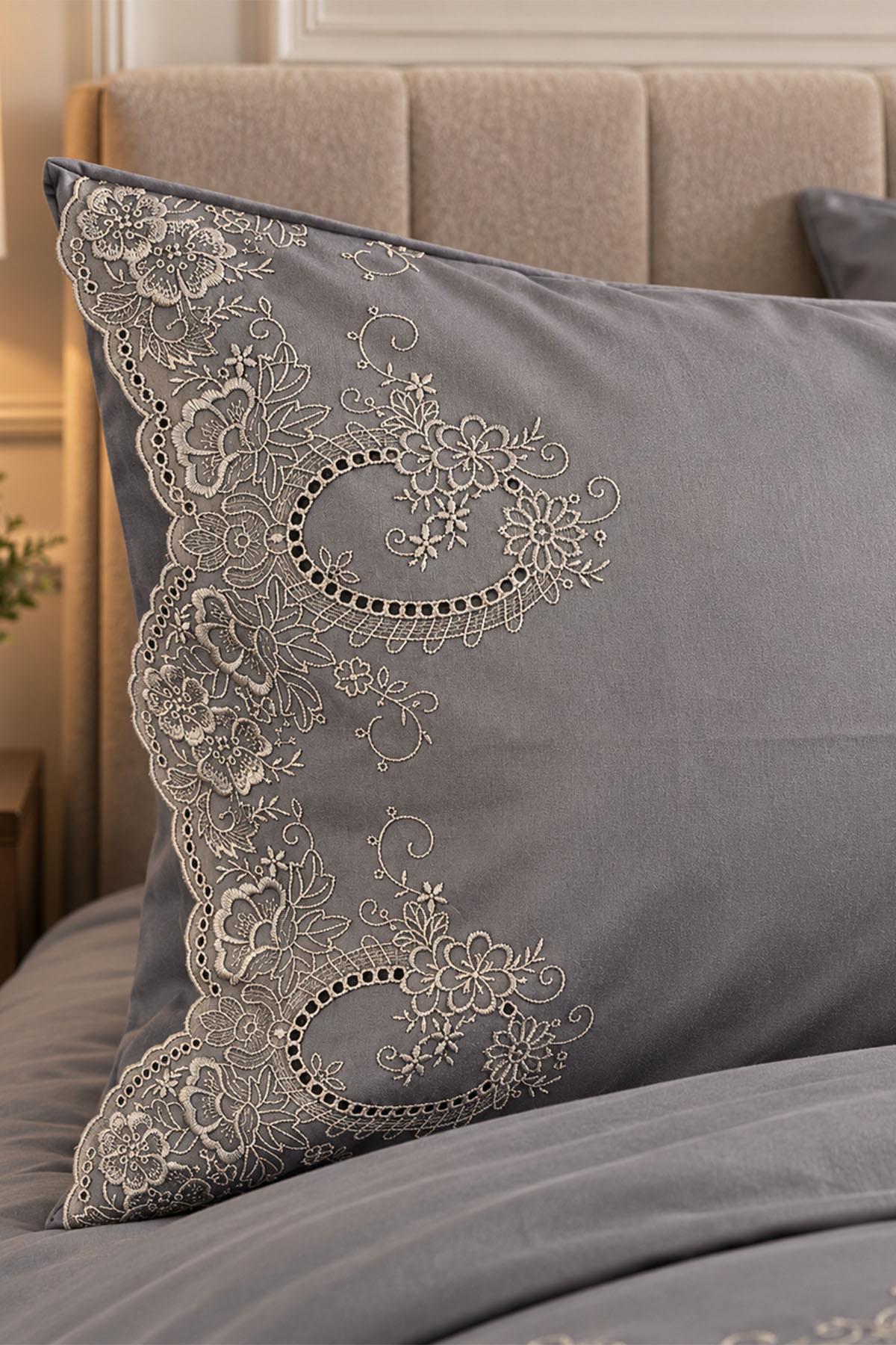 Amelia Embroidered Cotton Satin Double Bed 3-Piece Duvet Set