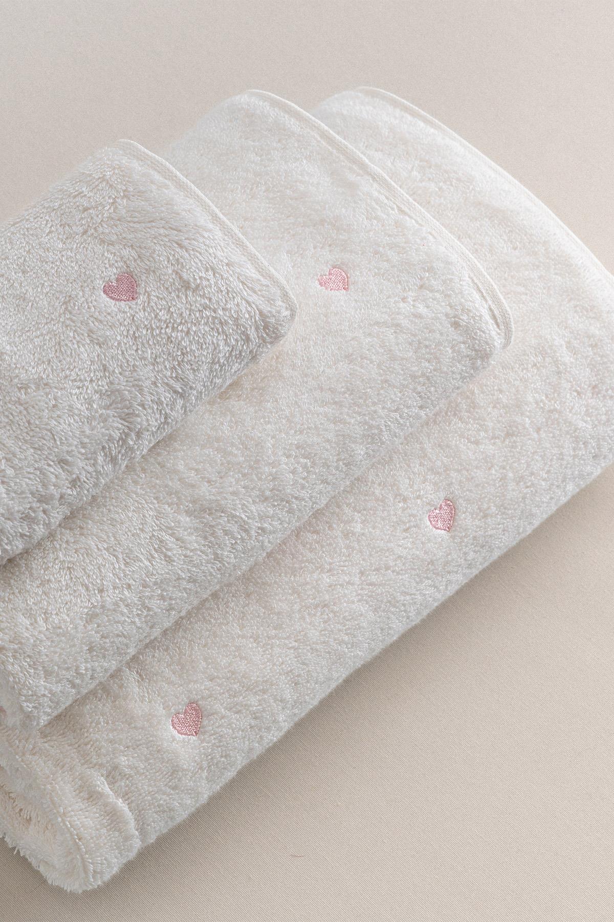 Amore Heart Embroidered Hand Towel (30 x 50 cm)