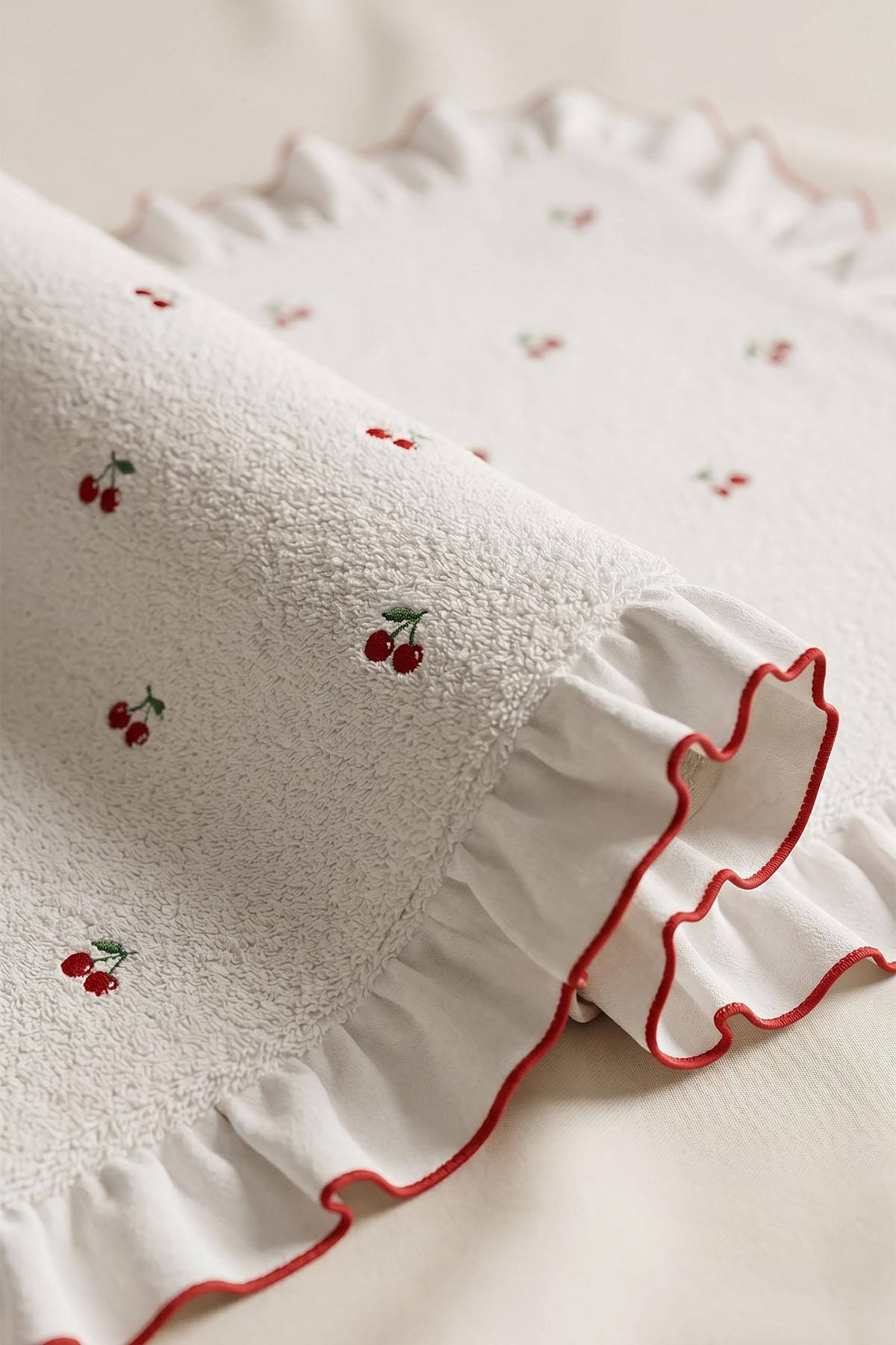 Cherry Embroidered 2-Piece Mat Set (60 x 100 cm)
