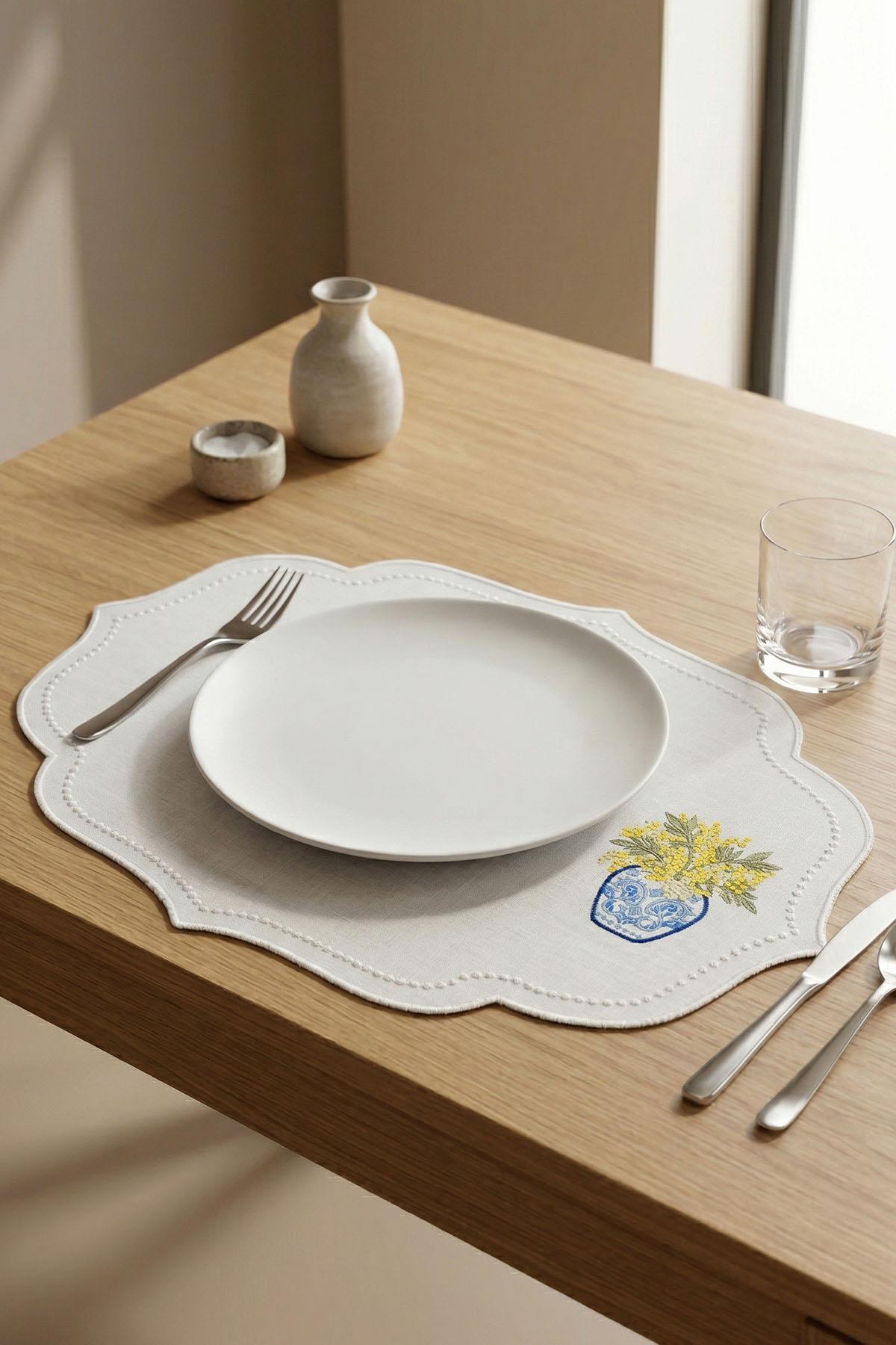 Stain-Resistant Hassle-Free Placemat with Tile Pattern (35 x 50 cm)