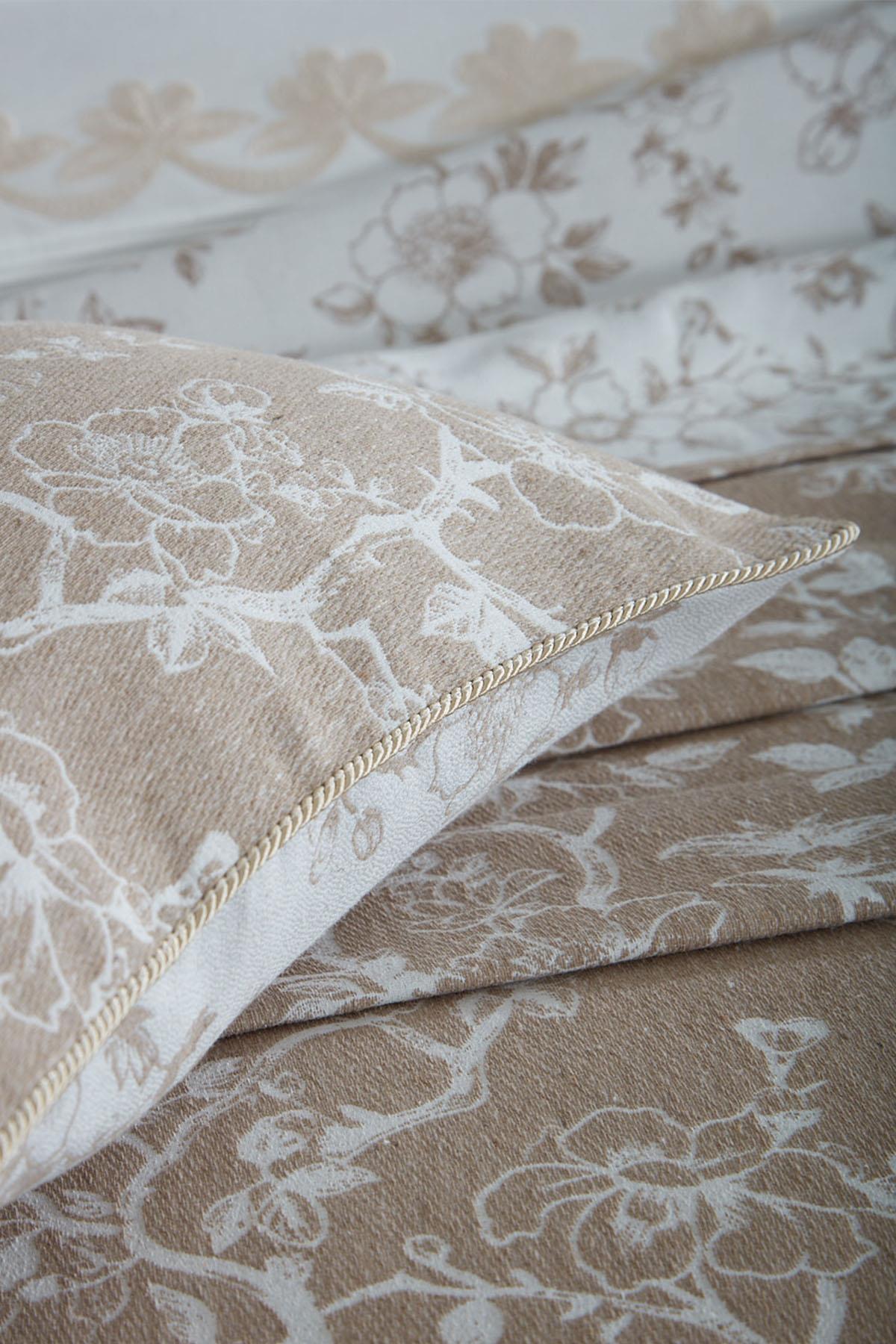 Dante Floral Embroidered Double 10 Piece Duvet Cover + Blanket Set