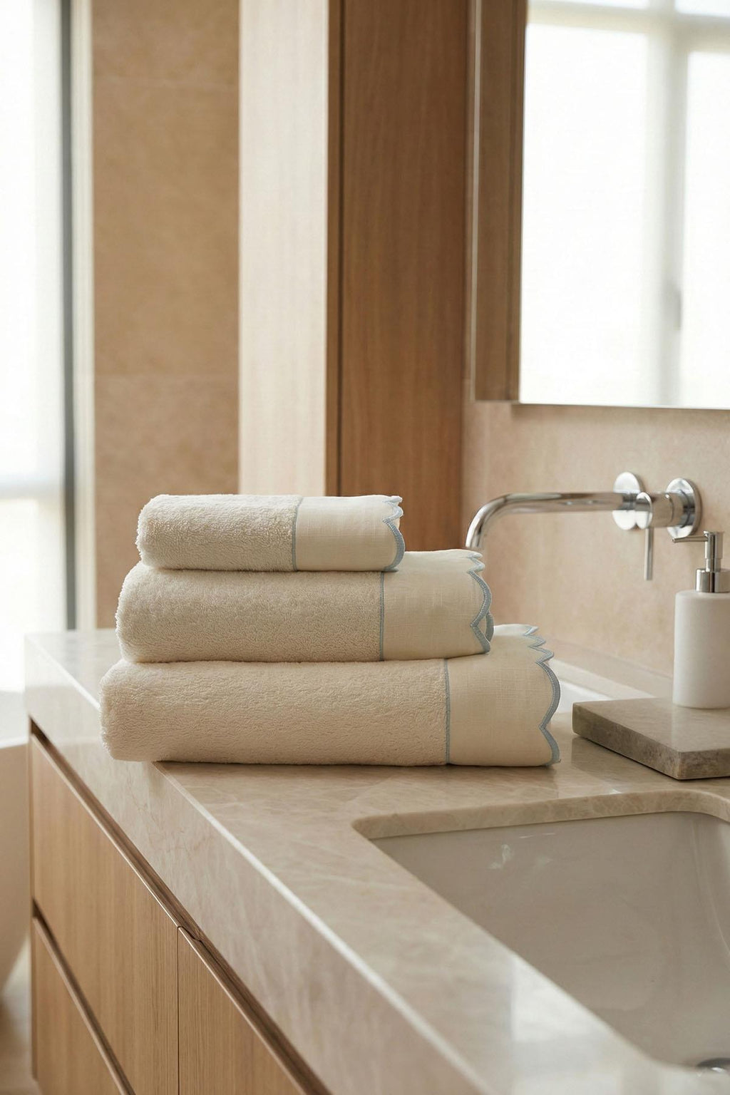 Elora Striped Embroidered Hand Towel (30 x 50 cm)