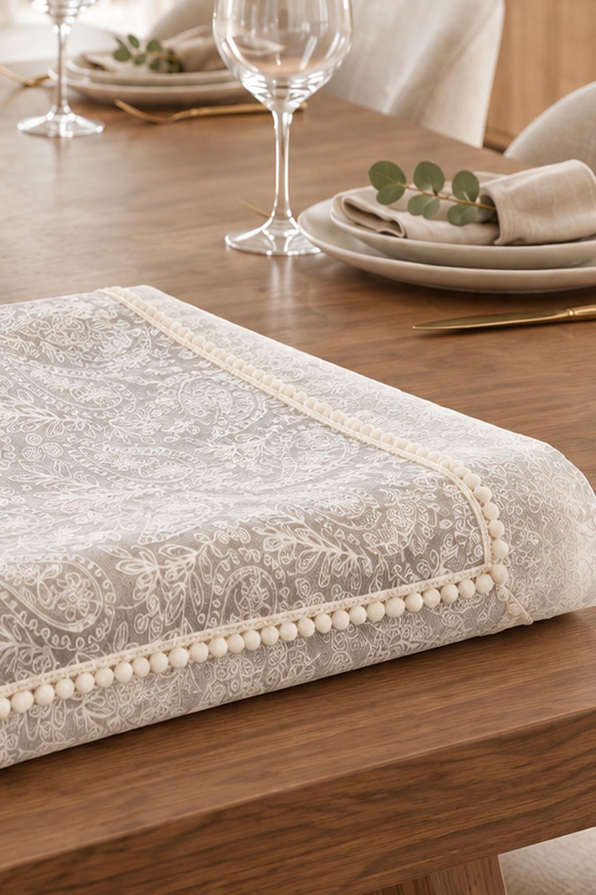 Esperenza Embroidered Stain-Resistant Runner (60 x 150 cm)