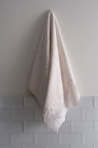 Iris Embroidered Bath Towel (90 x 150 cm)