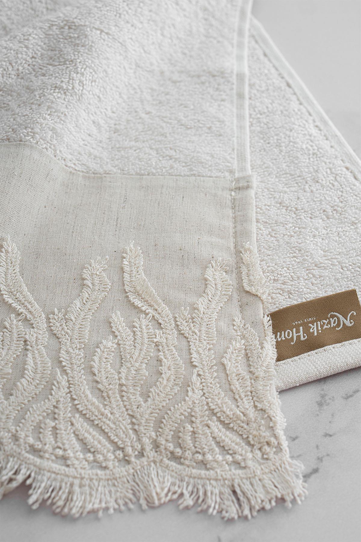 Coral Embroidered Tasseled Bath Towel (90 x 150 cm)