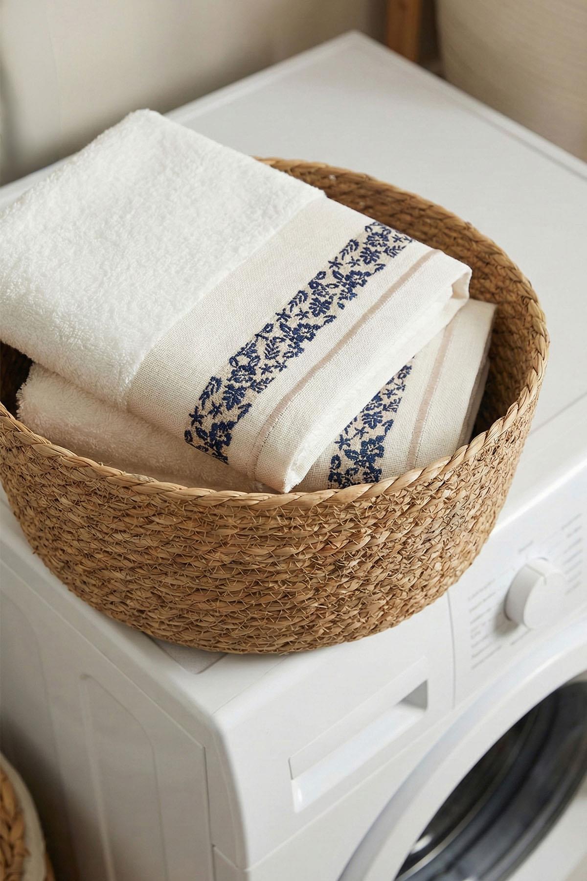 Nevada Patterned Hand Towel (30 x 50 cm)