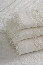 Queen Embroidered Hand Towel (30 x 50 cm)
