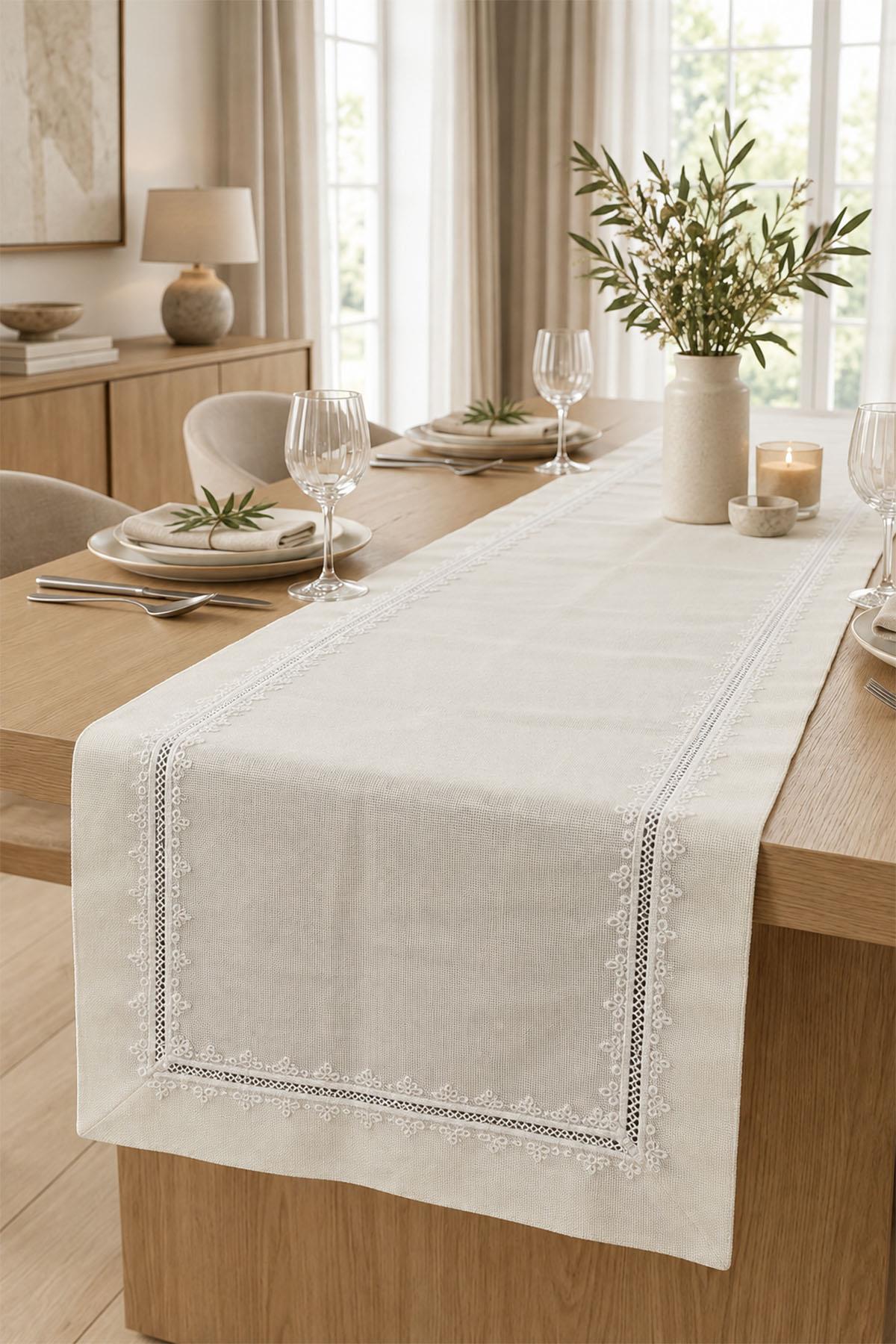 Sena Embroidered Stain-Resistant, Easy-to-Care Runner (40 x 140 cm)