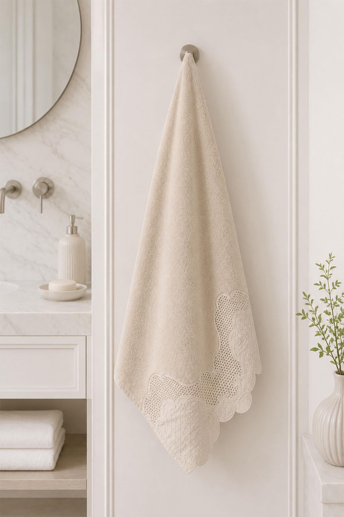 Simena Embroidered Hand Towel (30 x 50 cm)