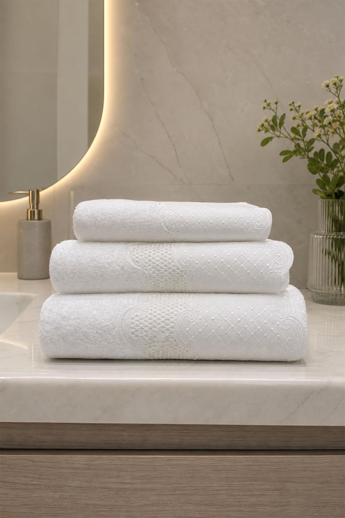 Simena Embroidered Hand Towel (30 x 50 cm)
