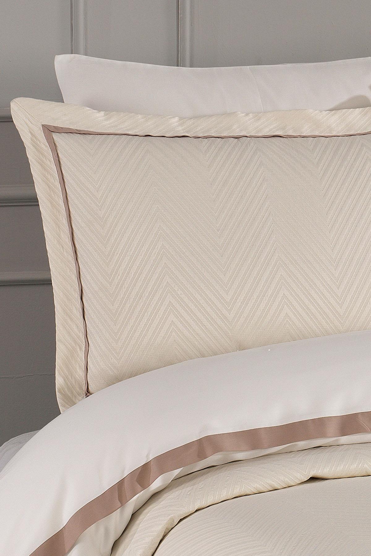 Soreno Striped Detail Double 7-Piece Duvet Cover + Pique Set