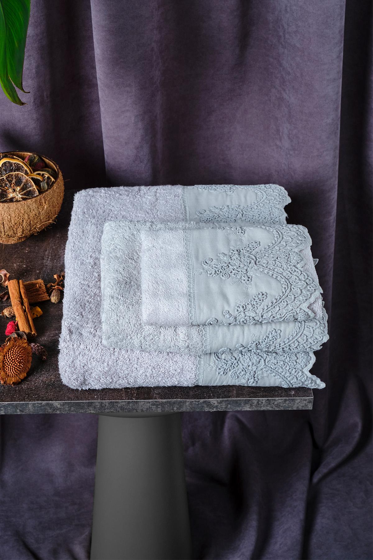 Embroidered Canvas Face Towel (50 x 90 cm)